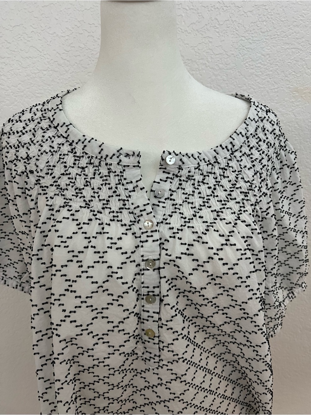 Ruby Rd. Smocked Peasant Blouse – White & Black Print – Size Large
